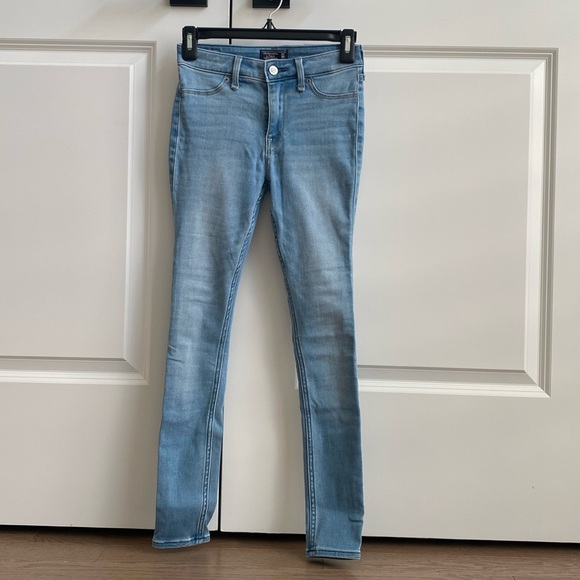 Abercrombie & Finch Women’s Jeans - Picture 4 of 7